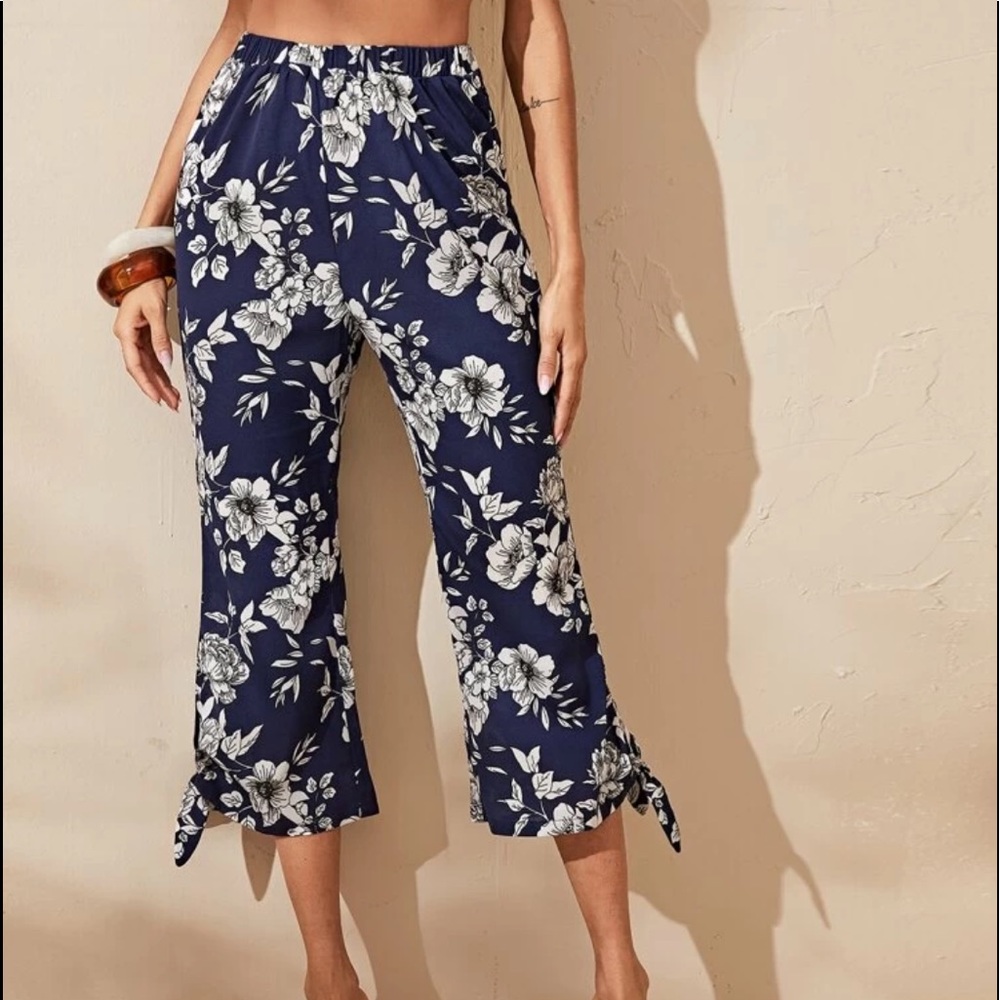 Flower capris